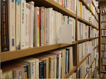 étalages de bouquins et de livres chez Book'In à Fribourg